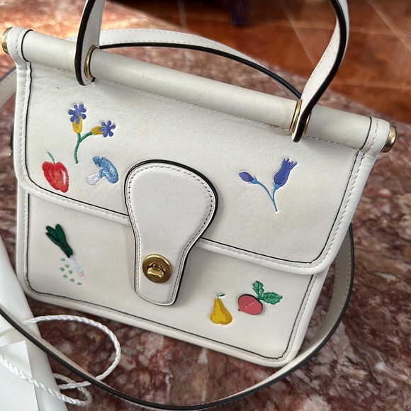 coach embroidered Willis purse w/dustbag - Picture 4 of 16